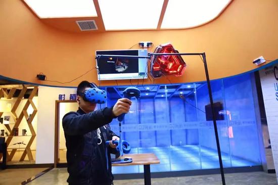 2025年VR体感游戏机测评：大朋VR星际战车与其他热门品牌